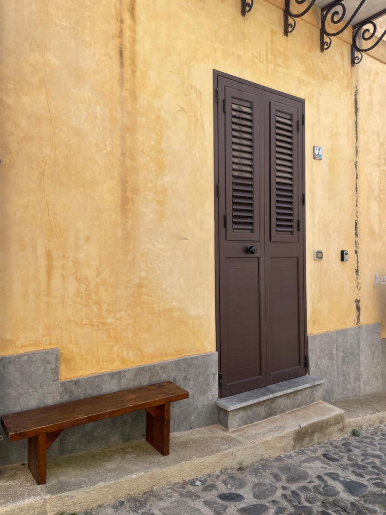 Appartamento Al Centro Di Ustica Isola di Ustica Exterior foto